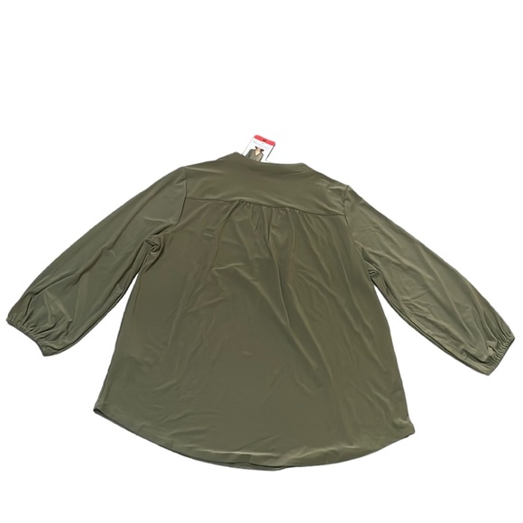 Two By Vince Camuto - Women’s V-Neck Long Sleeve Top - Picture 3 of 7